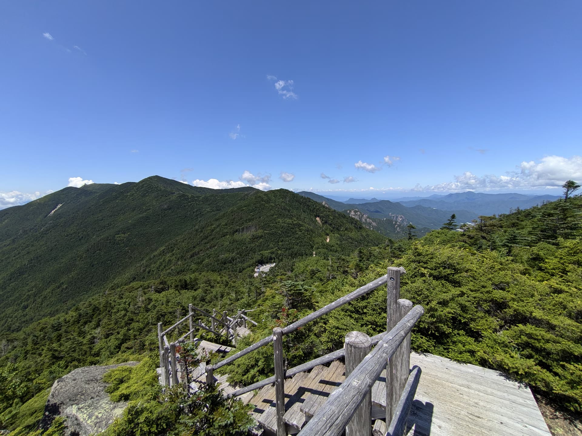 普通のロードバイクで、大弛峠長野側を下る (林道川上牧丘線)